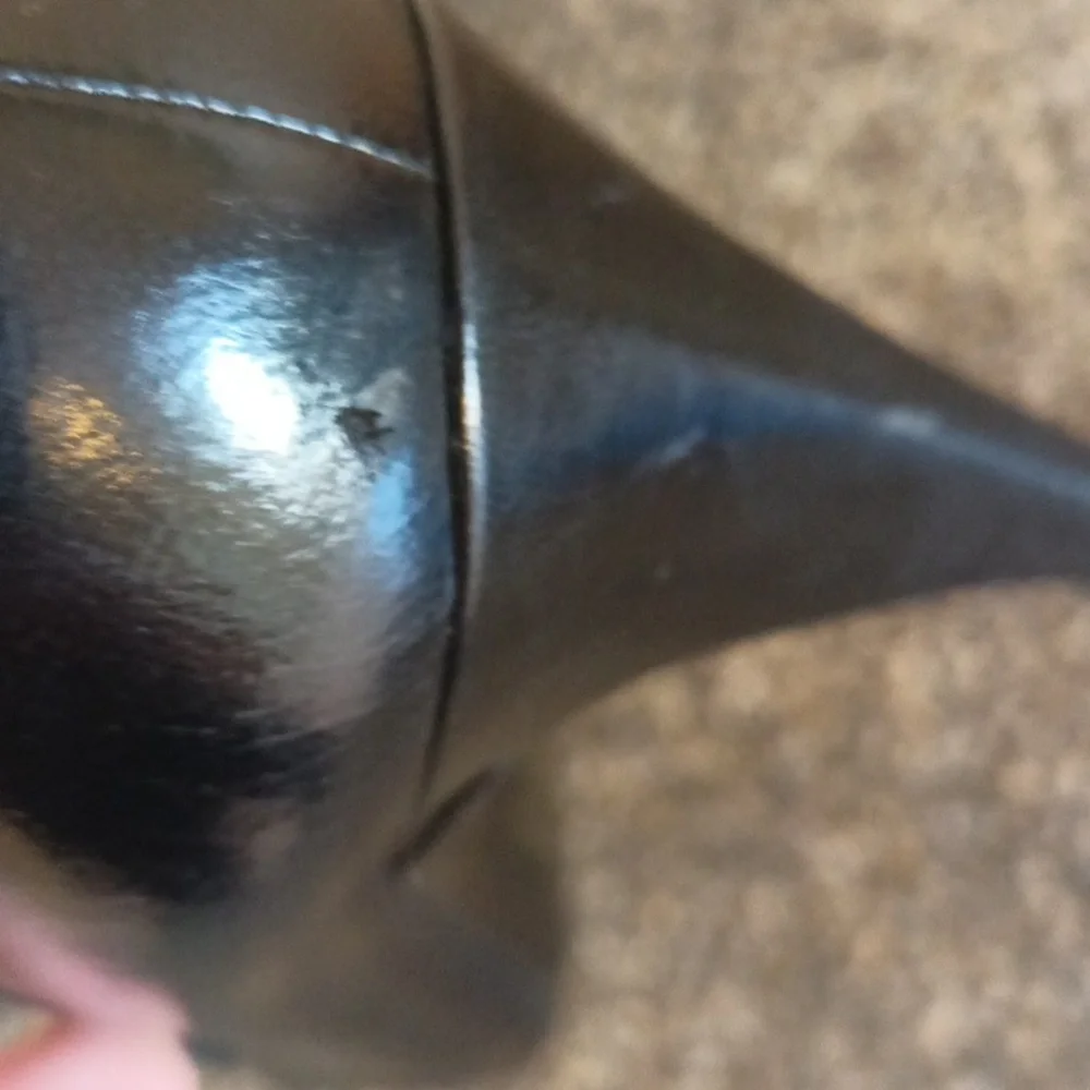 Bally Vintage Italian black leather pumps size 6 M